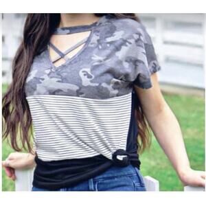 Grace & Emma Women’s Top Soldier Print Striped Stretch Short Sleeve Size Large